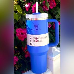 BNWT Stanley Quencher H2O tumbler, 40oz, Iris Blue